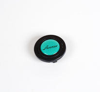AVENUE MINTY LOGO HORN BUTTON W/ BLACK LETTERS