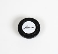 AVENUE WHITE LOGO HORN BUTTON W/ BLACK LETTERS