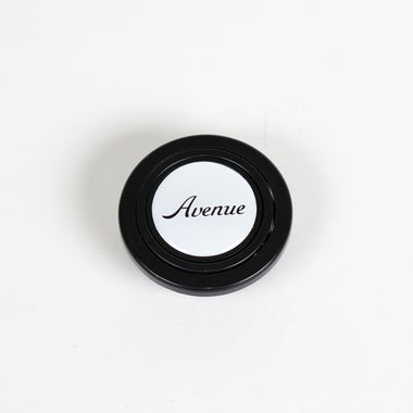 AVENUE WHITE LOGO HORN BUTTON W/ BLACK LETTERS